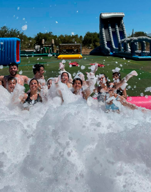 Fiesta de espuma en Mallorca Paintball, diversión refrescante para todas las edades