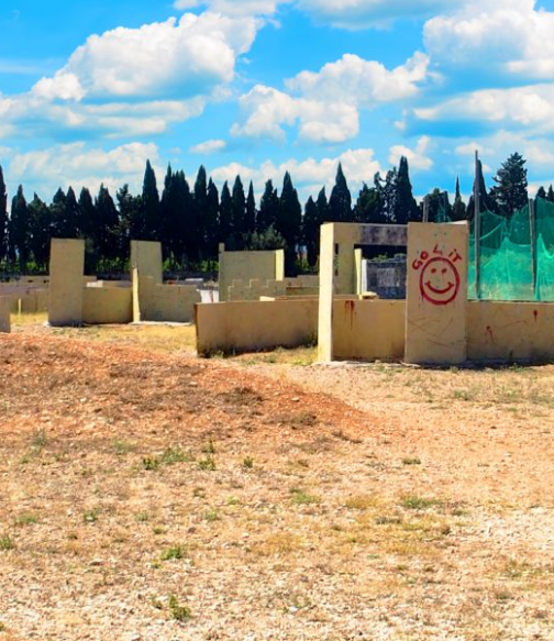 Campo de paintball Urban Paint de 10.000 m² con edificios para estrategia y cobertura
